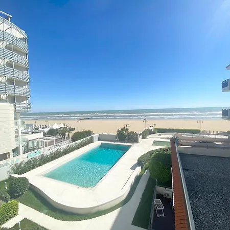 公寓 I Bagni 36 - Piazza Marconi Fronte Mare Con Piscina - Immobil Relax 利多迪迪耶索洛